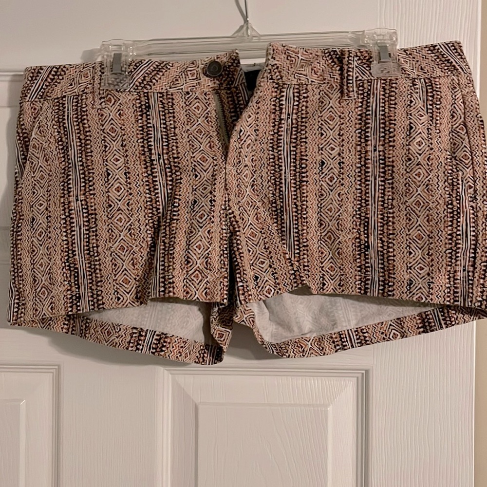 Volcom size me 11 geometric pattern short shorts